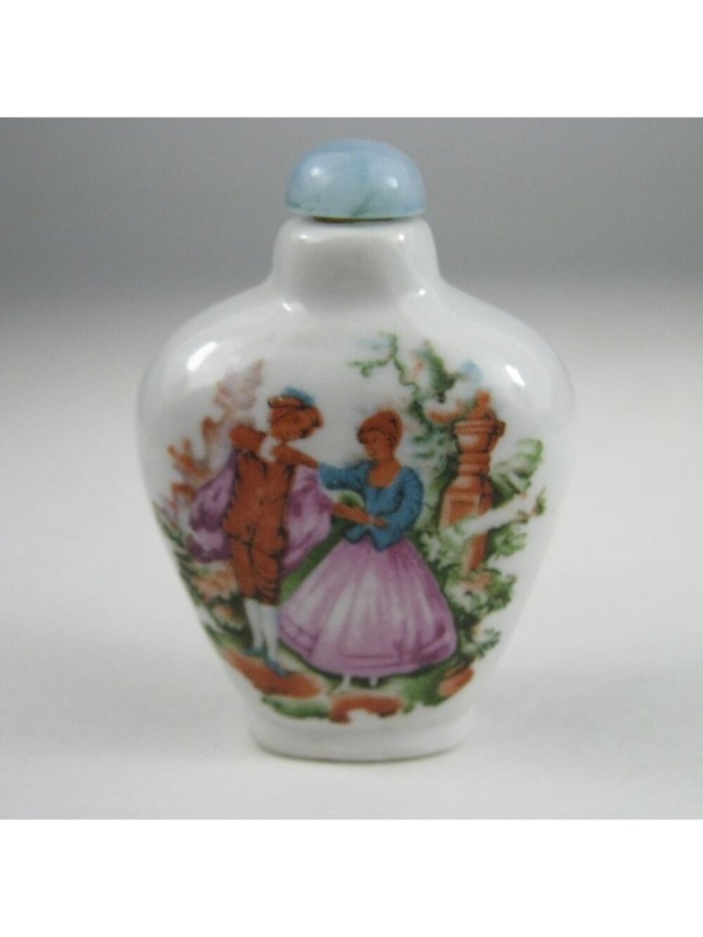 Vintage Porcelain Snuff Bottle Scenic Chinese Courting Couple